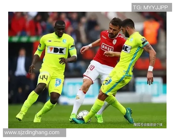 利物浦友谊赛大胜莱比锡红牌事件引发全场热议与讨论