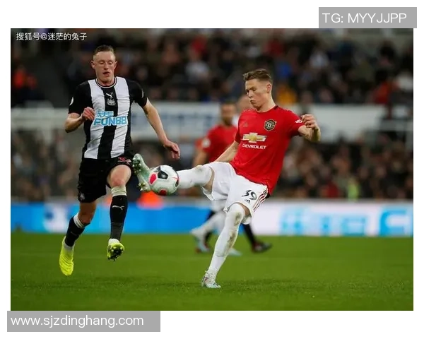 欧联杯焦点战曼联小胜曼城全场沸腾瞬间回顾与分析