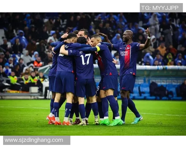 欧联杯精彩对决巴黎圣日耳曼大胜莱比锡乌龙球引发全场欢呼